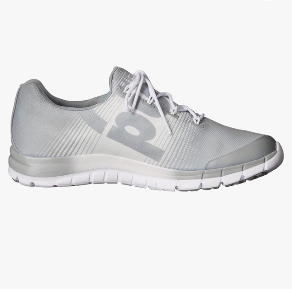 Reebok Women's Z-Pump Fusion Running Shoe - Picture 3 of 11